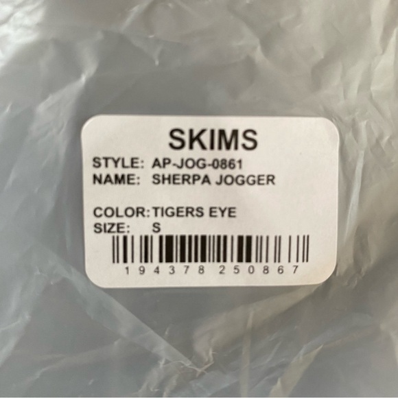 NWT SKIMS Teddy Pants Sherpa Jogger Tigers Eye Small - Picture 11 of 14